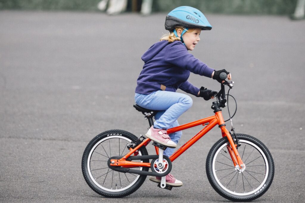 Otrok na kolesu